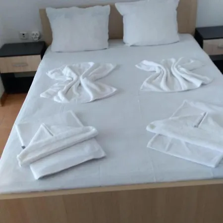 Grand Kameliq Apartament *
